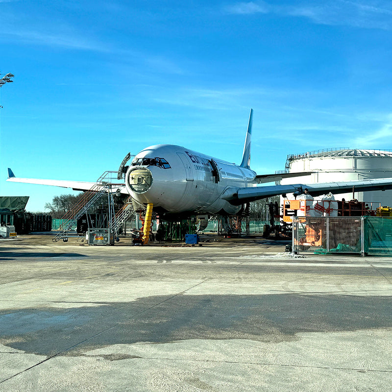 Aviationtag Airbus A330 D-AXGG Eurowings and Turkish Airlines Edition - Photo of the Airbus A330 in Teardown in MUC