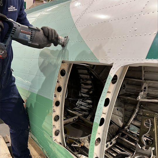 Aviationtag X Widerøe Dash 8 LN-WFP Edition Teardown Process