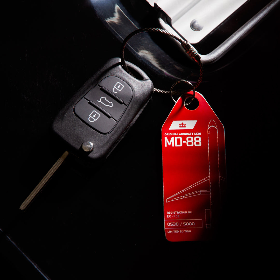 Aviationtag McDonnell Douglas MD-88 EC-FJE Edition Dark Red Mood Shot on car keys
