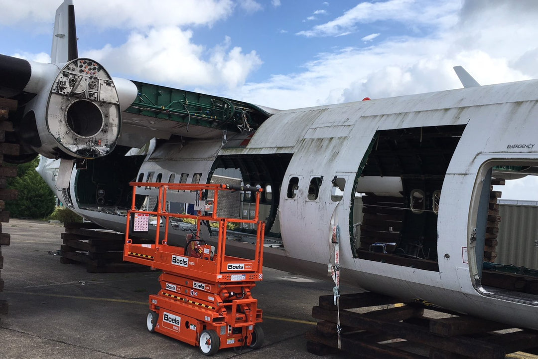 Die Verwandlung einer Fokker 50 zu einem Aviationtag