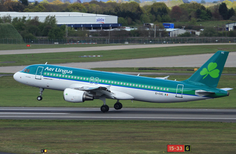 Aviationtag Blog - Photo of EI-CVC on runway
