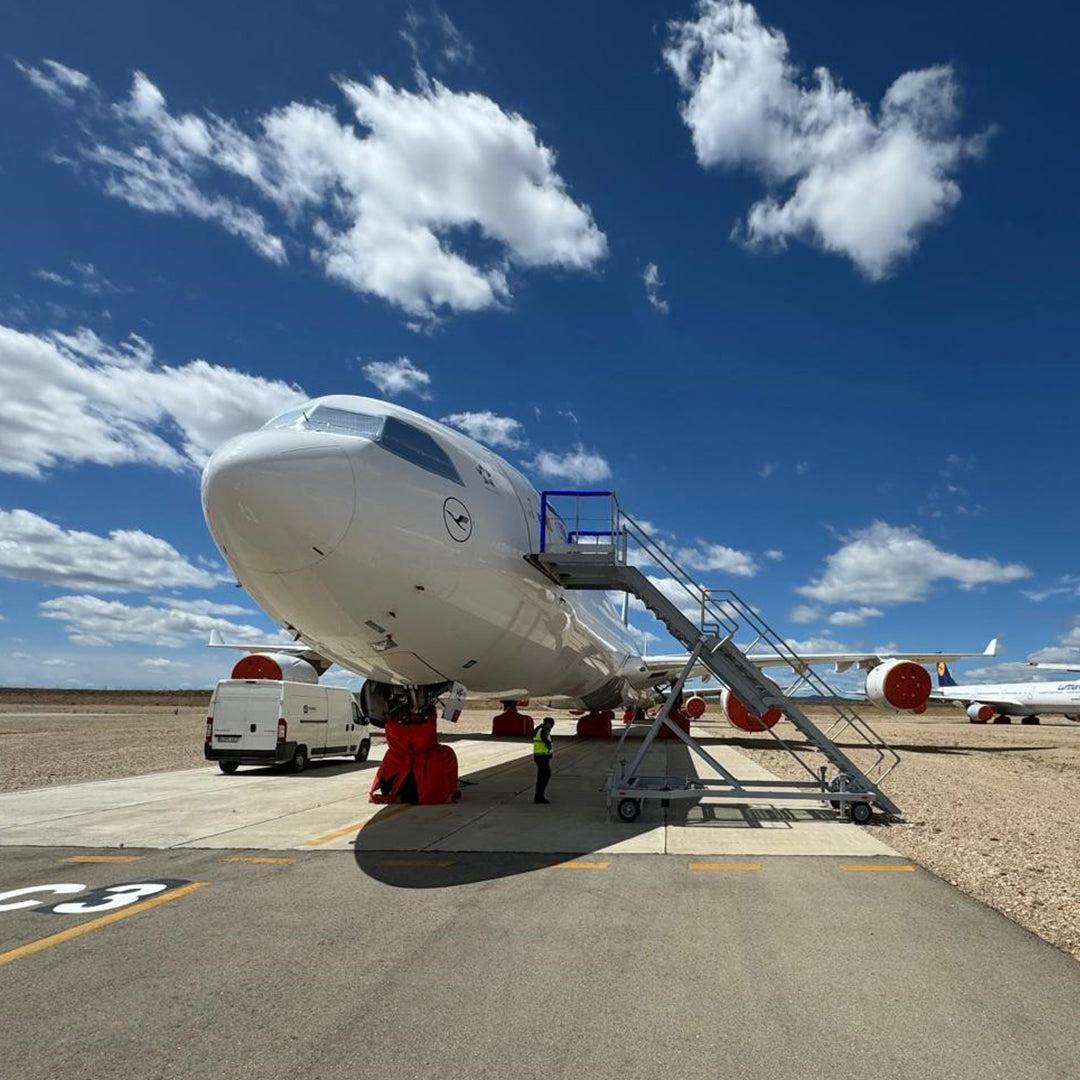 Aviationtag x Lufthansa Airbus A340-600 D-AIHE Leverkusen Aircraft Tag Edition Plane shortly before teardown