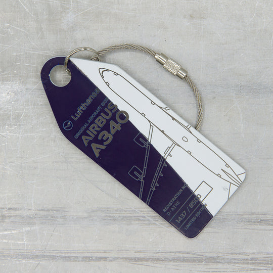 Aviationtag x Lufthansa Airbus A340-600 D-AIHE Leverkusen Aircraft Tag Editon Blue/White plane tag close up
