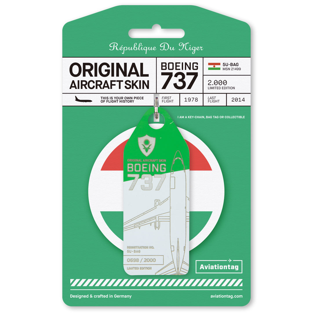 Aviationtag Boeing 737-200 Republique du Niger Aircraft Tag Edition - Green and White Aviationtag on cardboard