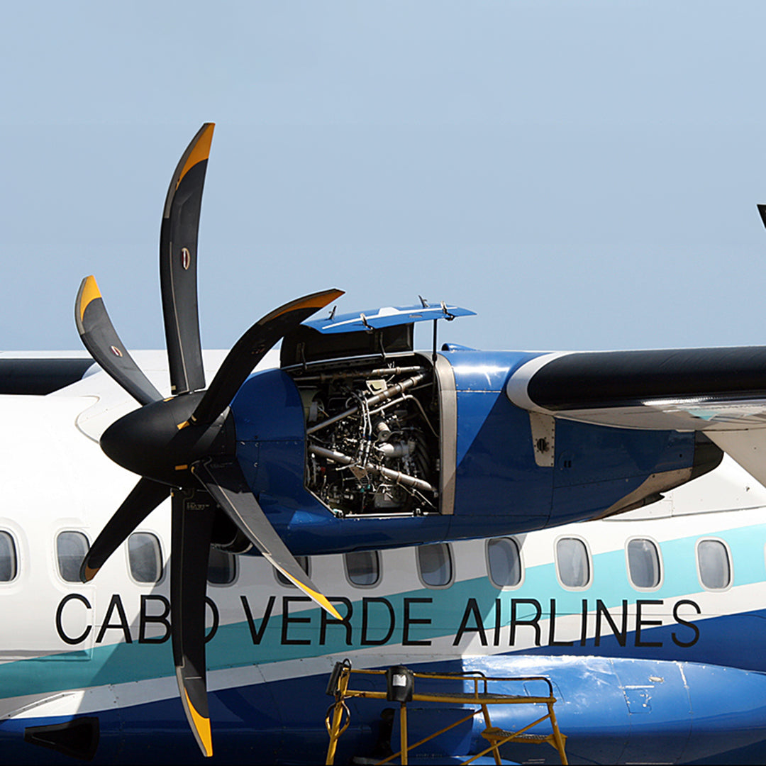 Aviationtag ATR 72 D4-CBU Aicraft Photo by Alex Maio 