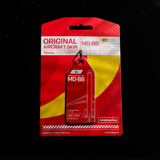 Aviationtag McDonnell Douglas MD-88 EC-FJE Edition Dark Red Mood Shot in sunlight