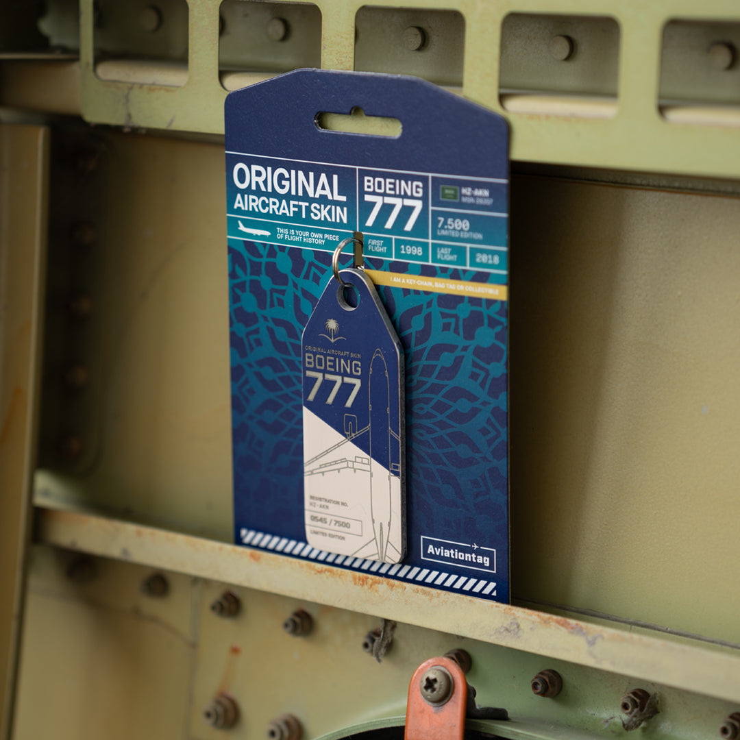 Saudi Arabian Airlines Boeing 777-200 Aviationtag Edition HZ-AKN Beige/blue bicolor mood photo