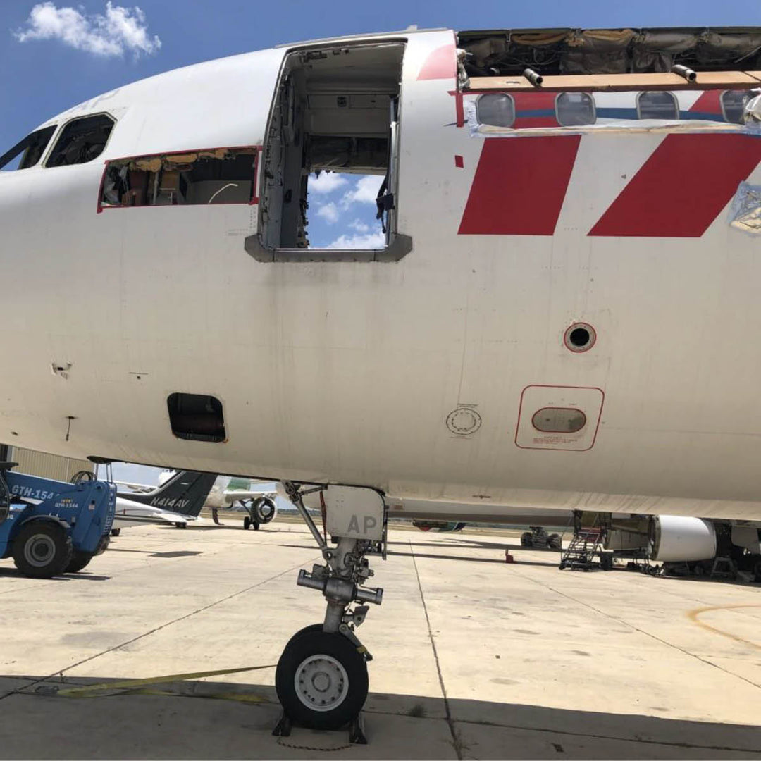 Random Airbus A320 - PR-MAP - TAM Logo