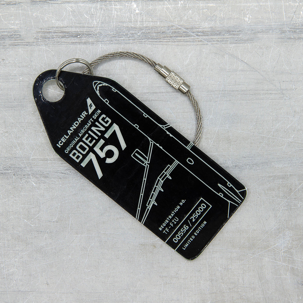 Aviationtag x Icelandair Hekla Aurora Boeing 757 TF-FIU Edition - black aircraft tag close up