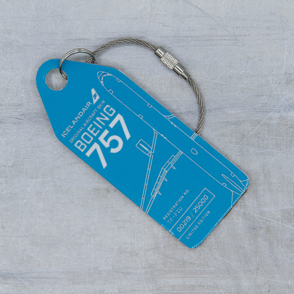 Aviationtag x Icelandair Hekla Aurora Boeing 757 TF-FIU Edition - light blue variant aircraft tag close up