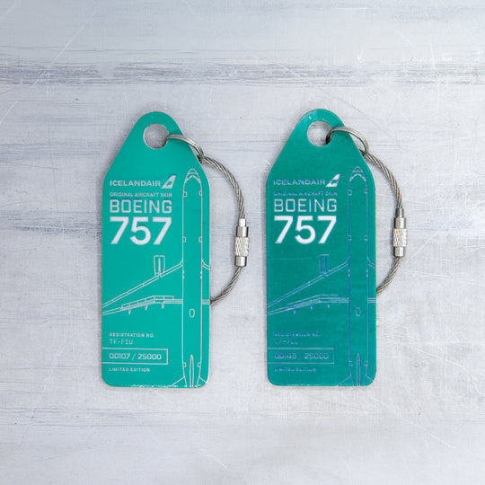 Aviationtag x Icelandair Hekla Aurora Boeing 757 TF-FIU Edition - some dark green aircraft tag variants close up