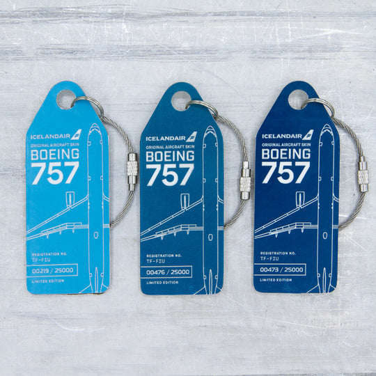 Aviationtag x Icelandair Hekla Aurora Boeing 757 TF-FIU Edition - petrol variants of aircraft tag close up