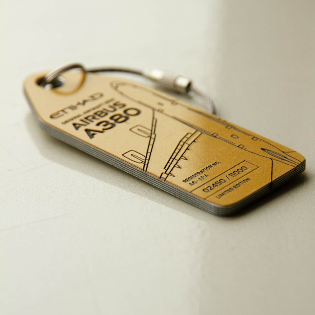 Aviationtag x Etihad: Airbus A380 A6-APA Gold aircraft tag from the side showing the different layers