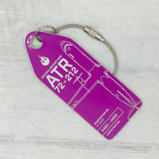 Aviationtag Edition Hunnu Air ATR 72-212 2-JUCE Aircraft Tag in violet close up
