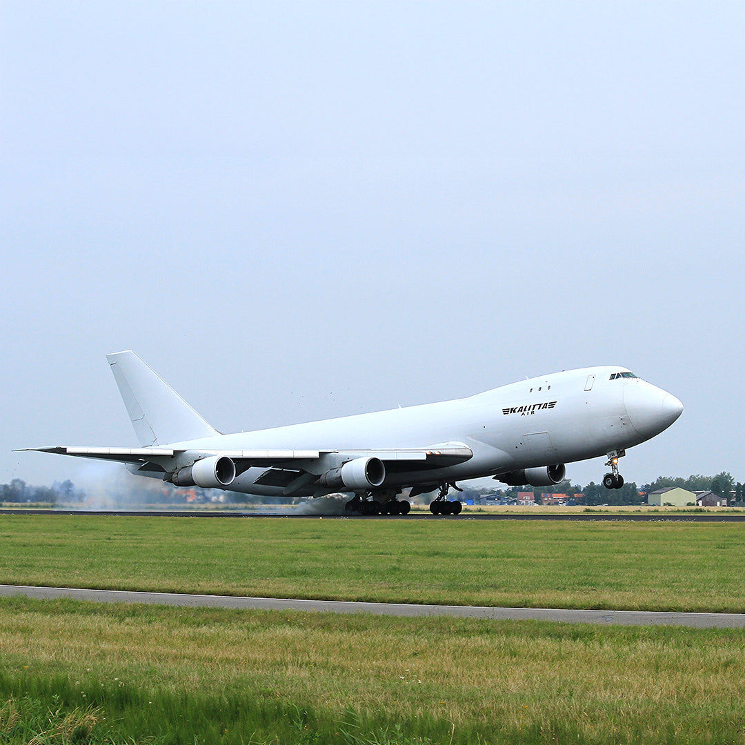 Aviationtag x Kalitta Air Boeing 747-200F N746CK Aircraft Tag Edition - Plane on runway in Kalitta livery design