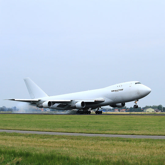 Aviationtag x Kalitta Air Boeing 747-200F N746CK Aircraft Tag Edition - Plane on runway in Kalitta livery design