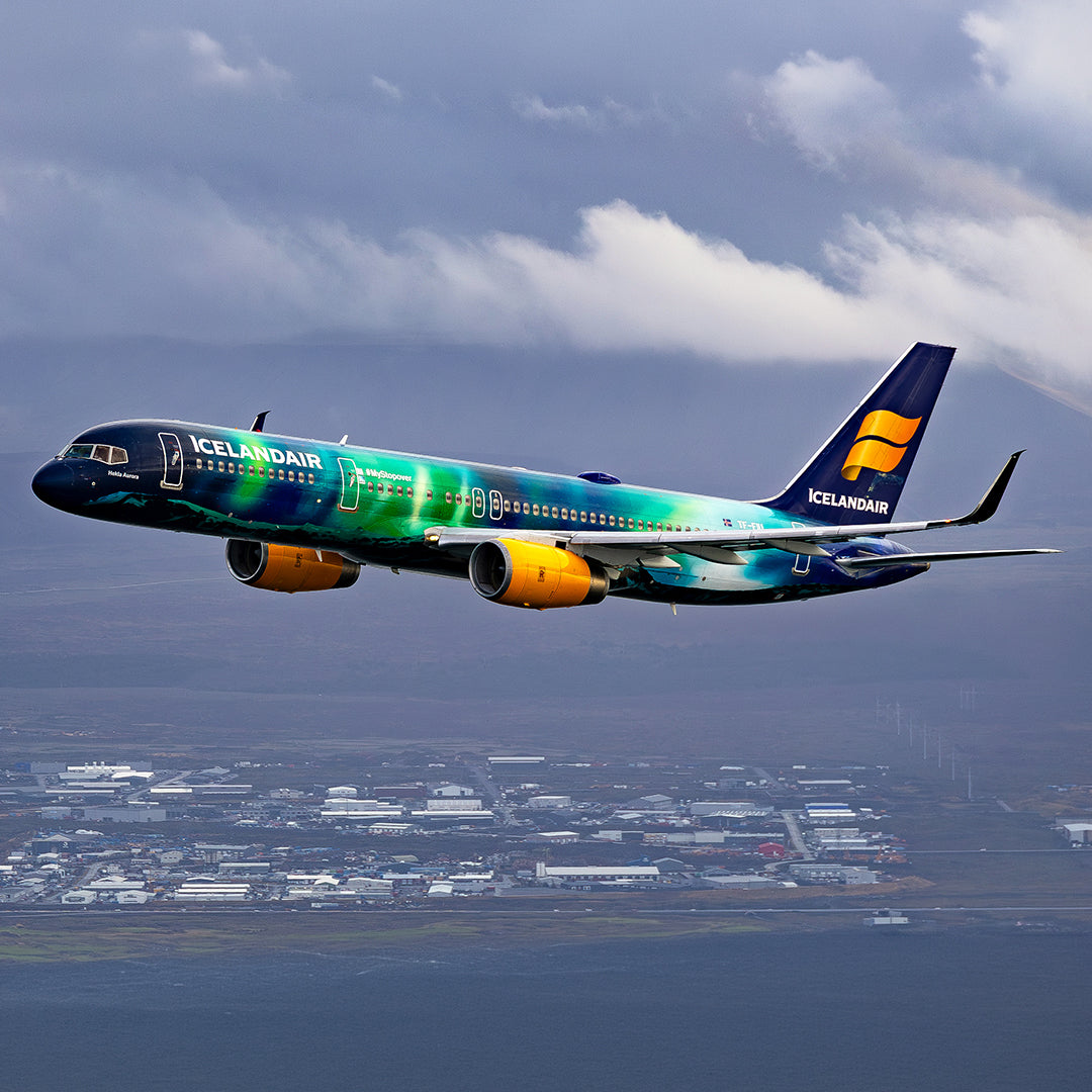Aviationtag x Icelandair Hekla Aurora Boeing 757 TF-FIU Edition - Aircraft up in the air