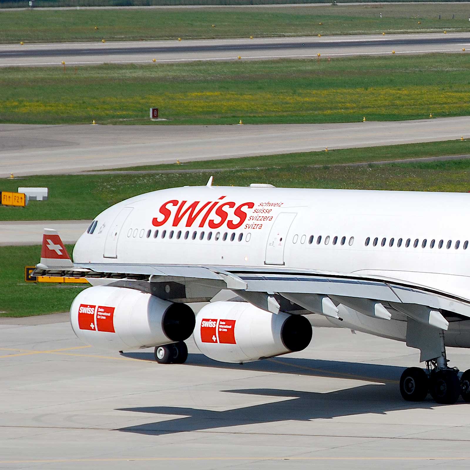Swiss Airbus A340 - HB-JMK Schlüsselanhänger Weiß – Aviationtag
